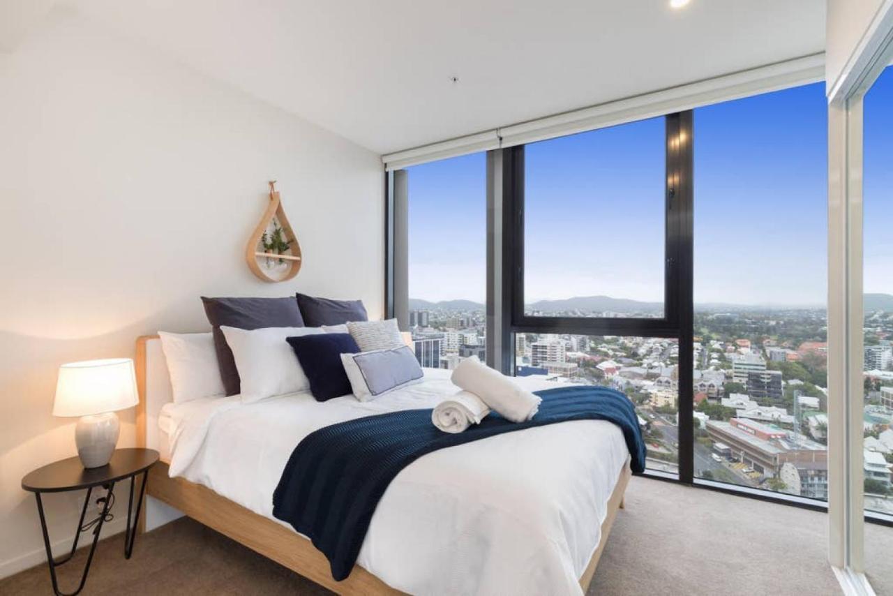 Spire On Queen Cbd Apartment *